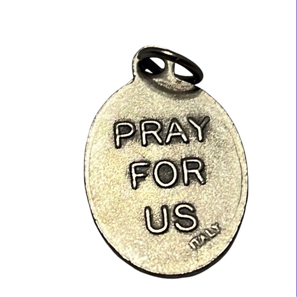 Vintage St Ann Religious Medal. Pre owned - Picture 2 of 3